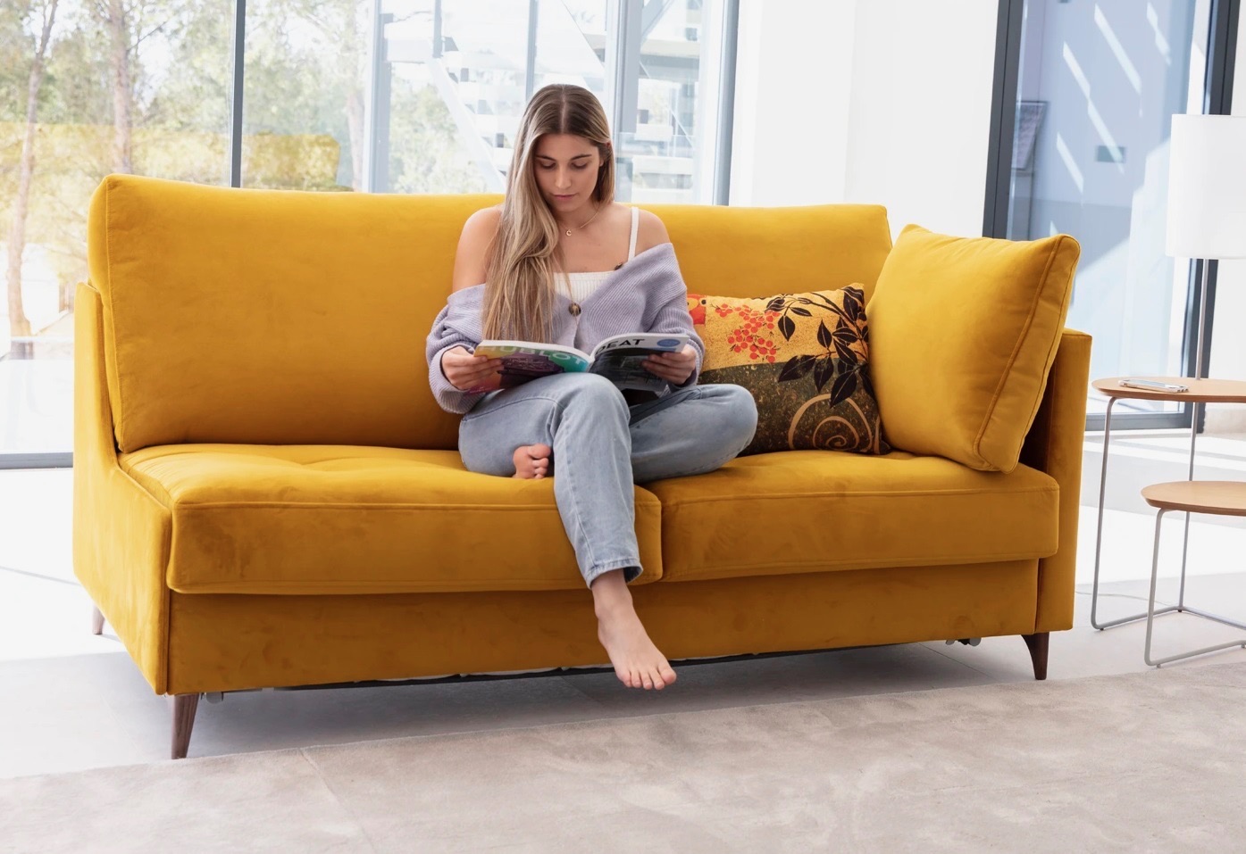 Canapé convertible FAMA Opera jaune moutarde en velours