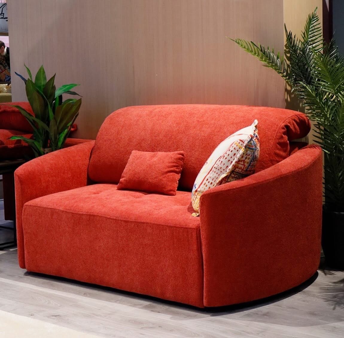 Petit canapé FAMA orange terracotta cosy